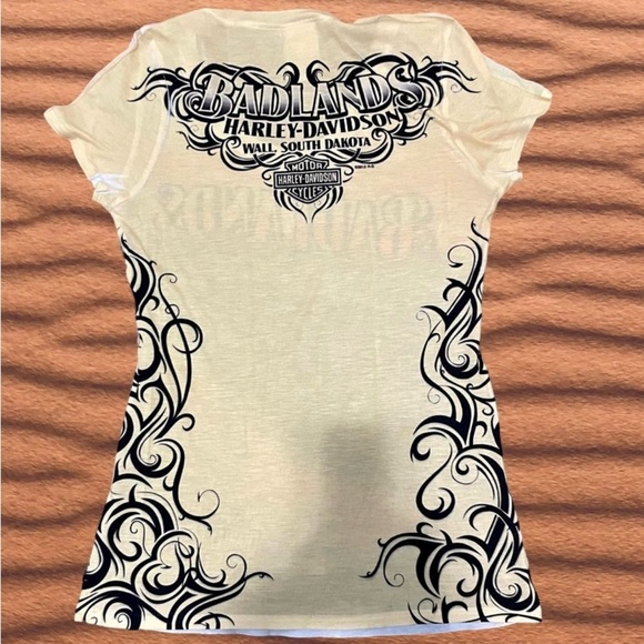 Harley Davidson, Badlands women’s T-shirt size medium short sleeve - Picture 2 of 2